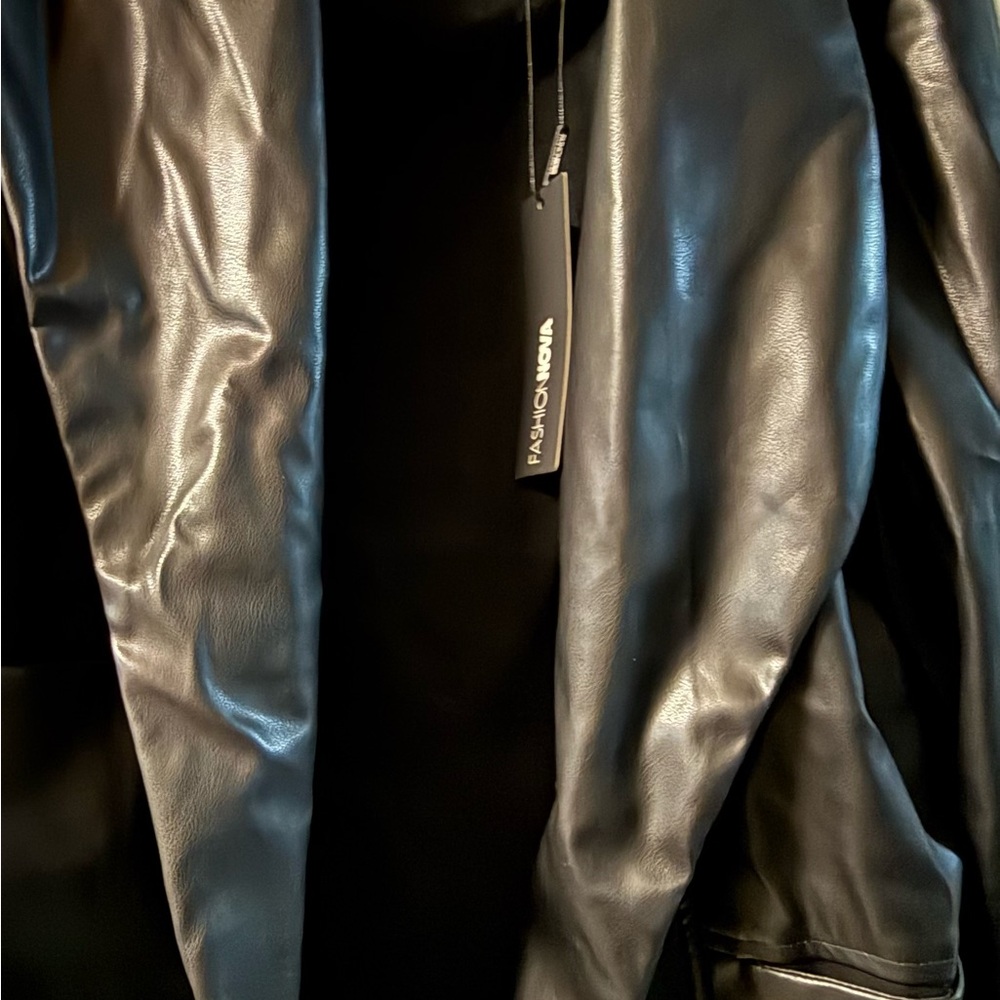 Fashion Nova Men's Sleek Black Jacket